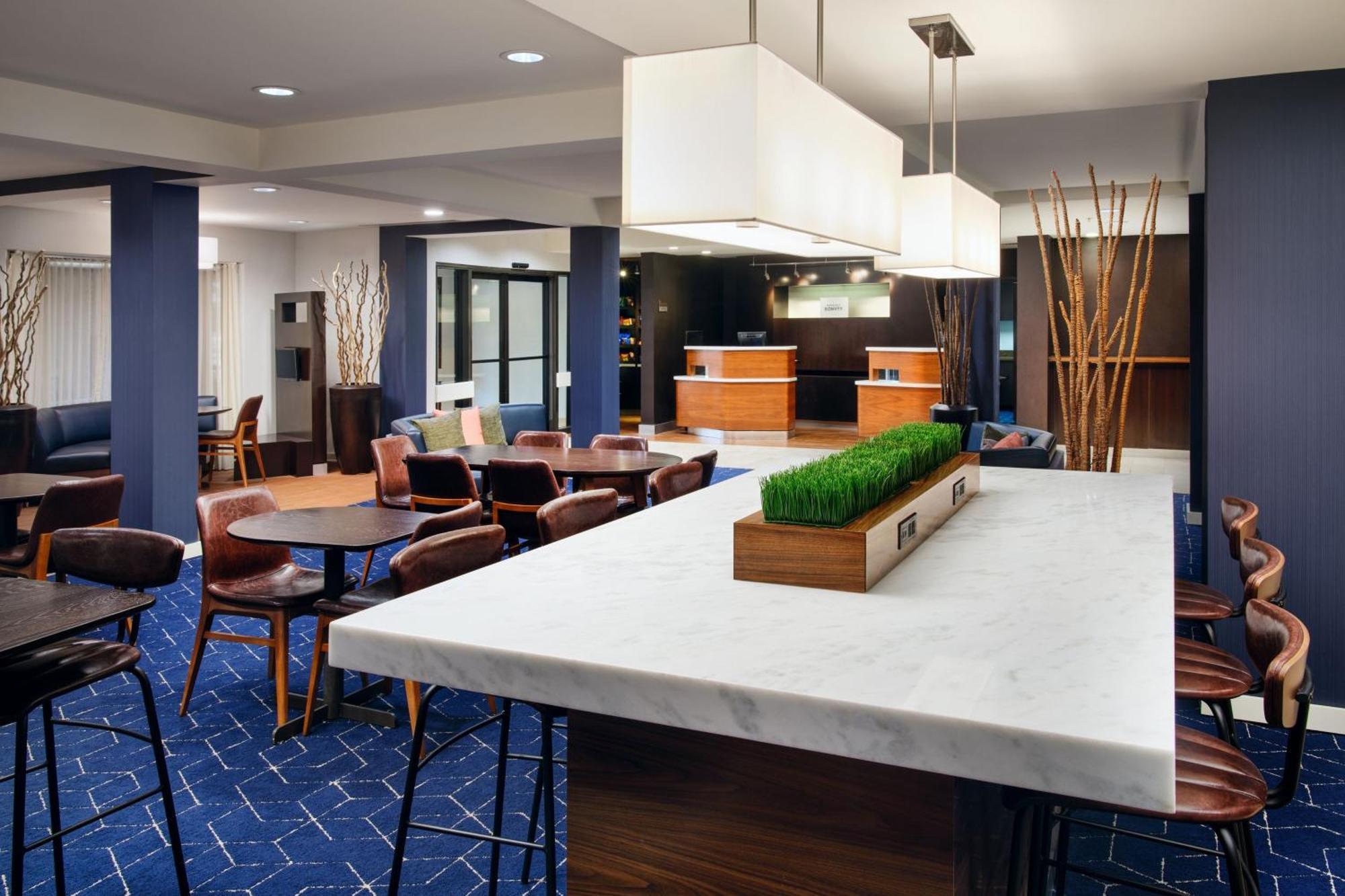 Courtyard Baton Rouge South Hotell Exteriör bild