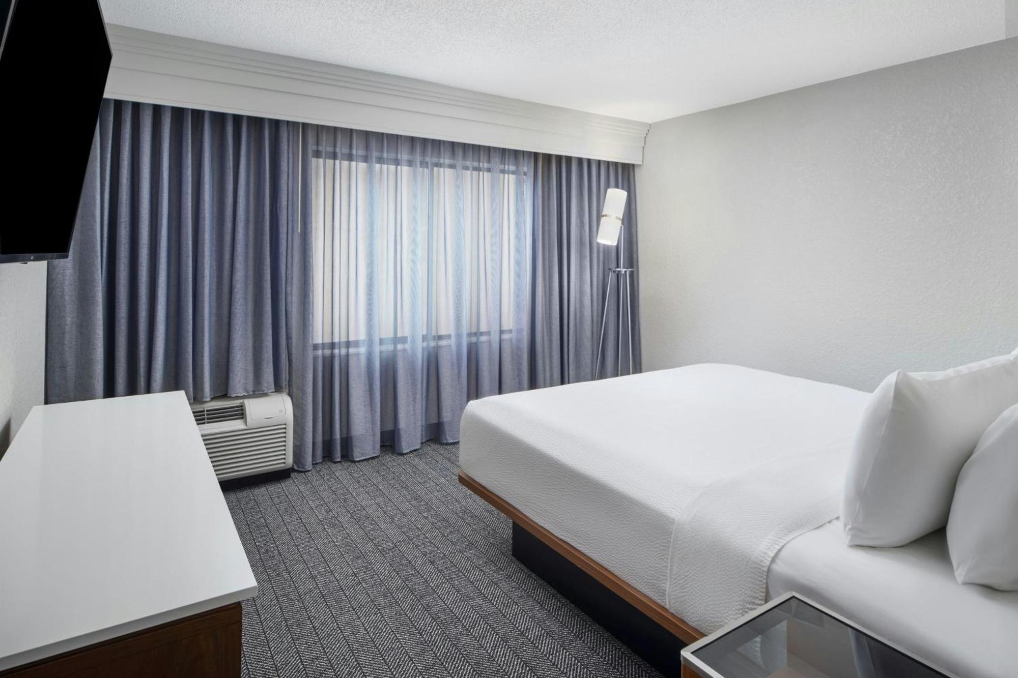 Courtyard Baton Rouge South Hotell Exteriör bild