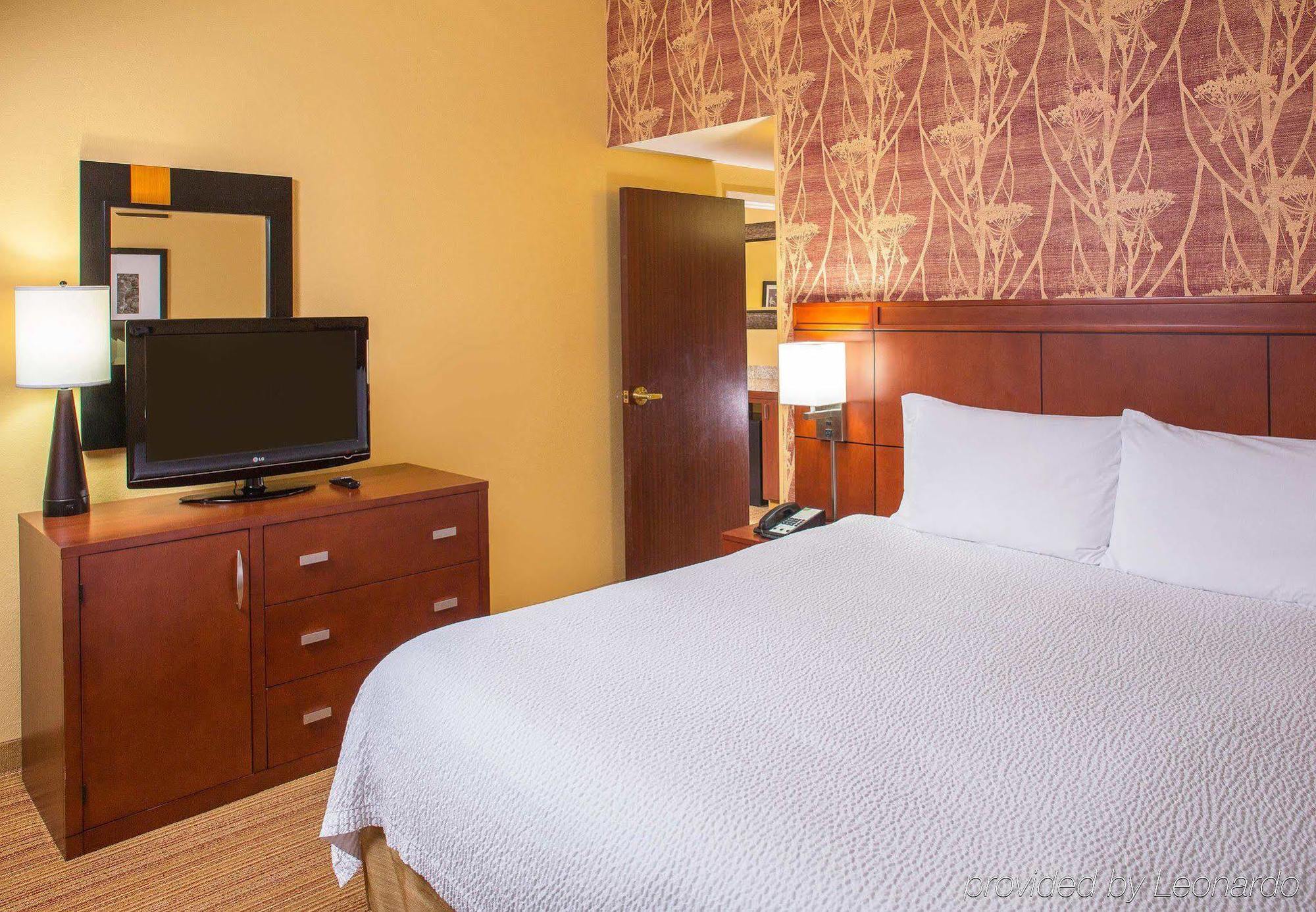 Courtyard Baton Rouge South Hotell Exteriör bild